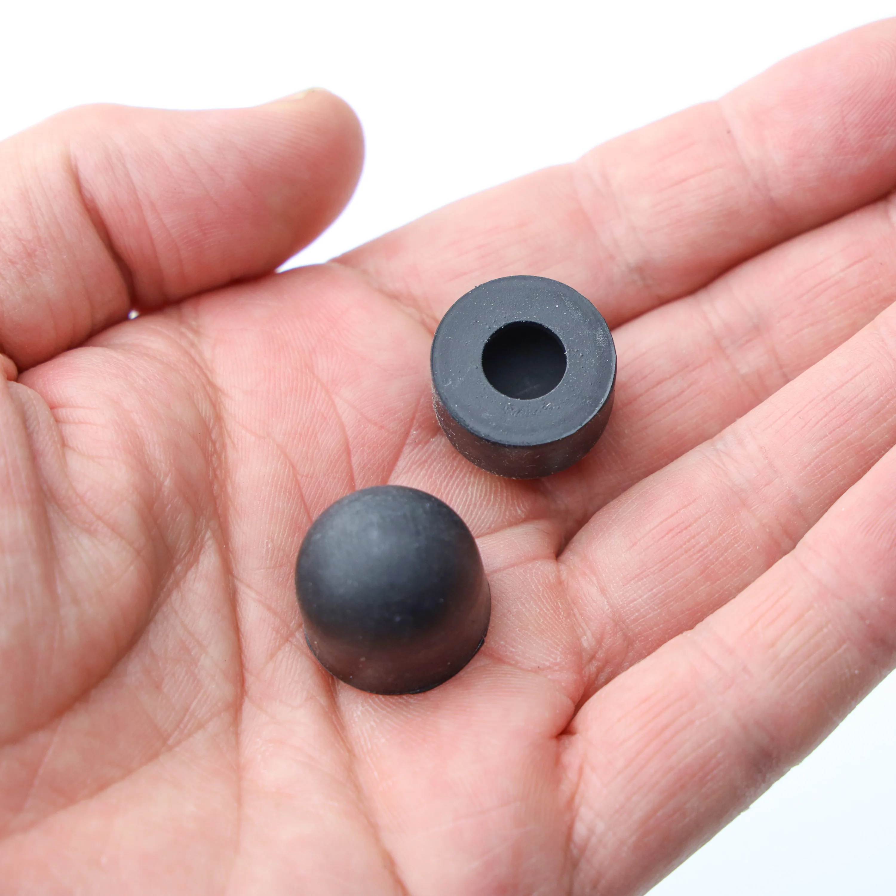 2x Rubber Bonnet Bump Stops for Land Rover Classic Defender - Image 4