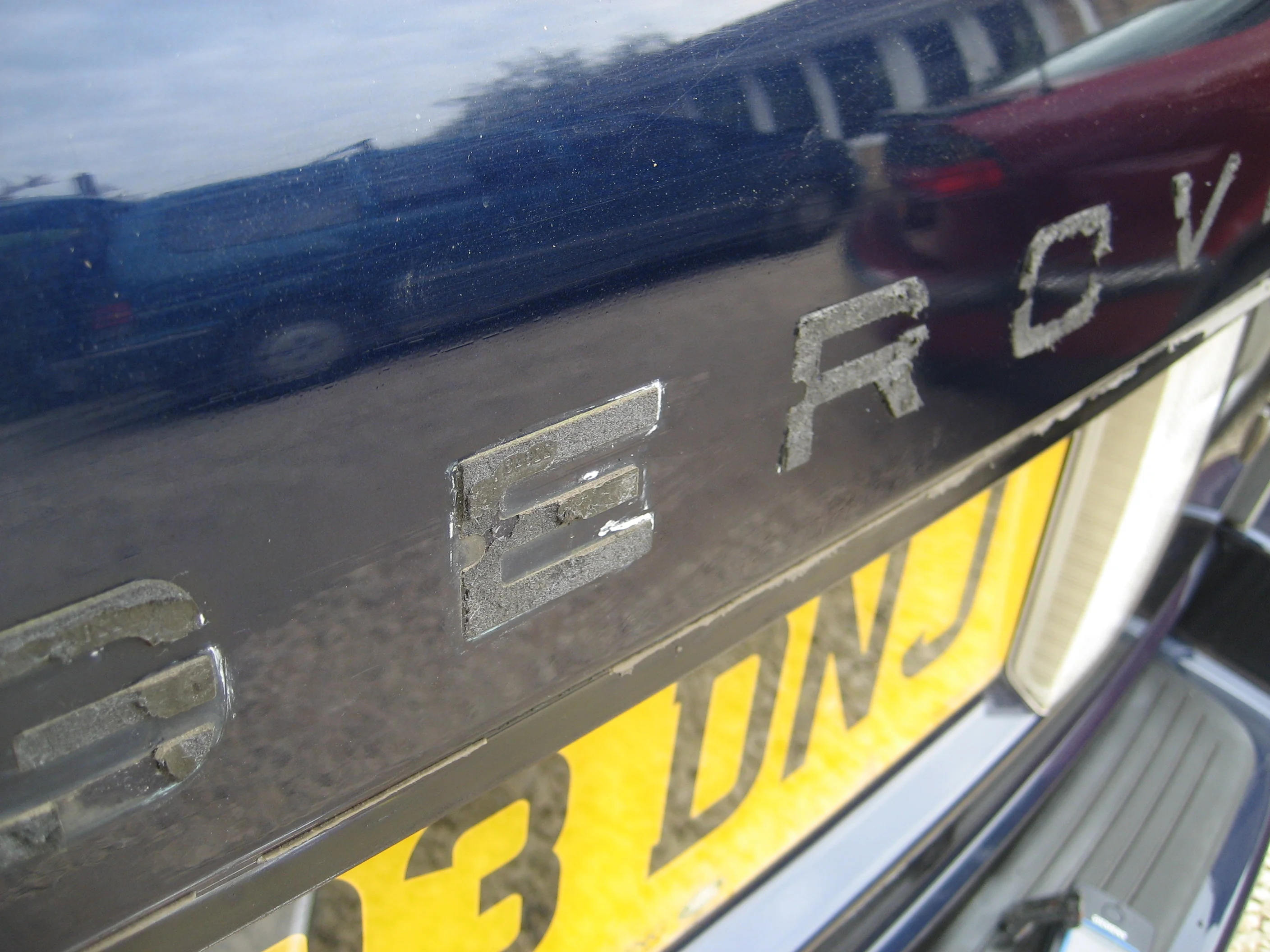 Adhesive Lettering & Badge Removal Tool for Range Rover Sport - Image 4