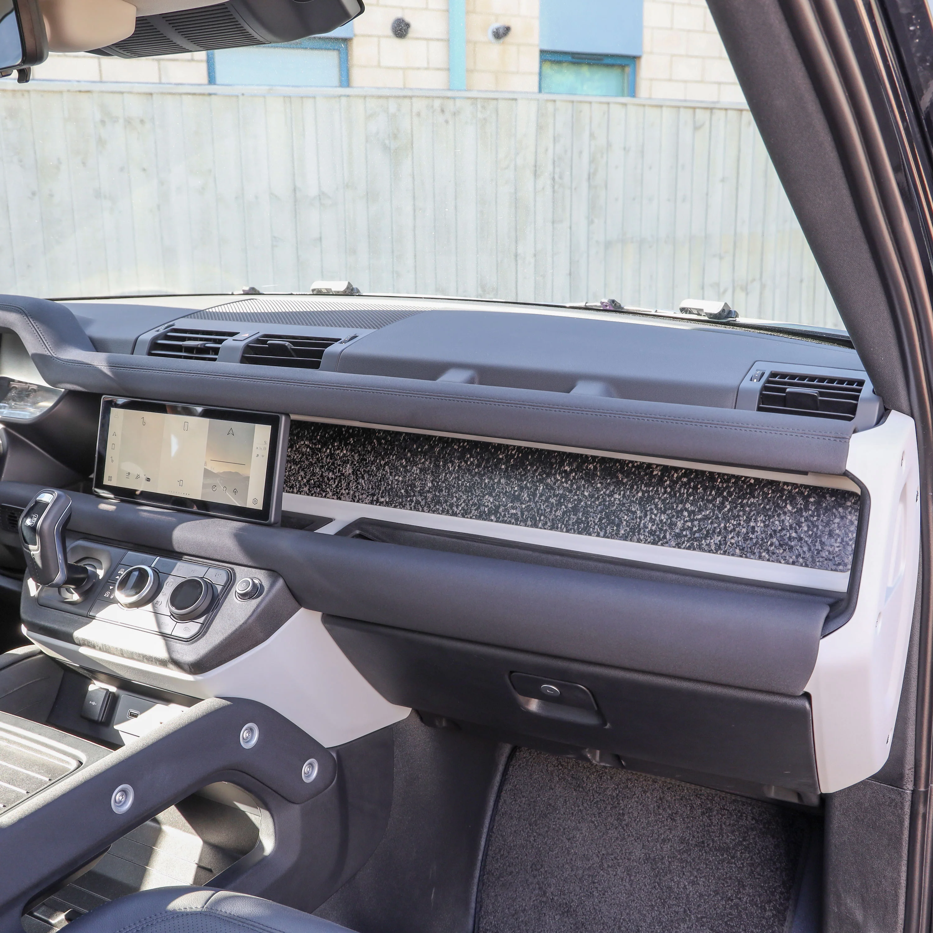 Aluminium Dashboard Fascia Panel Kit for Land Rover Defender L663 (LHD) - Chopped Carbon - Image 2