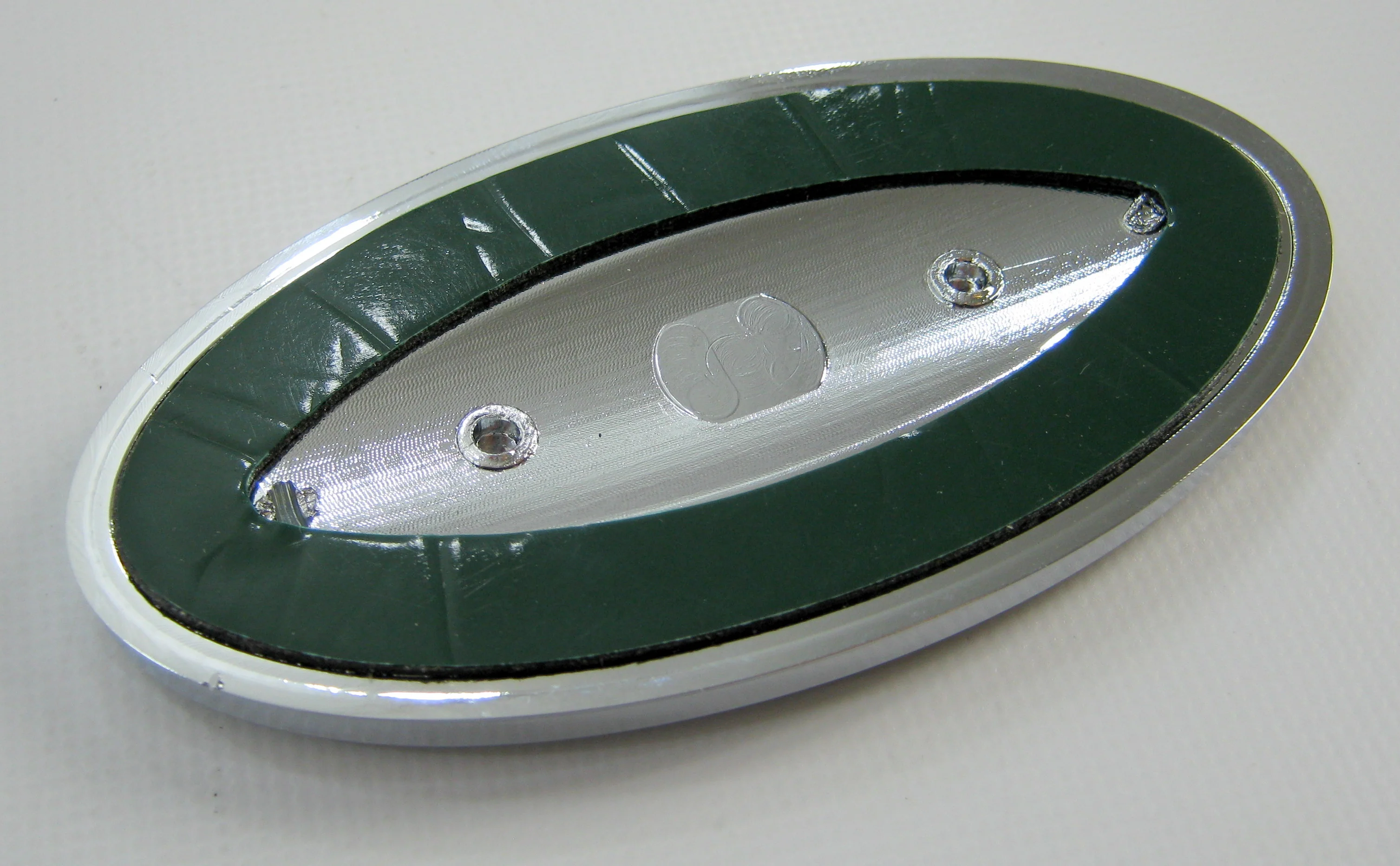 Black & Silver Badge on Chrome Plinth for Range Rover L405 - Image 7