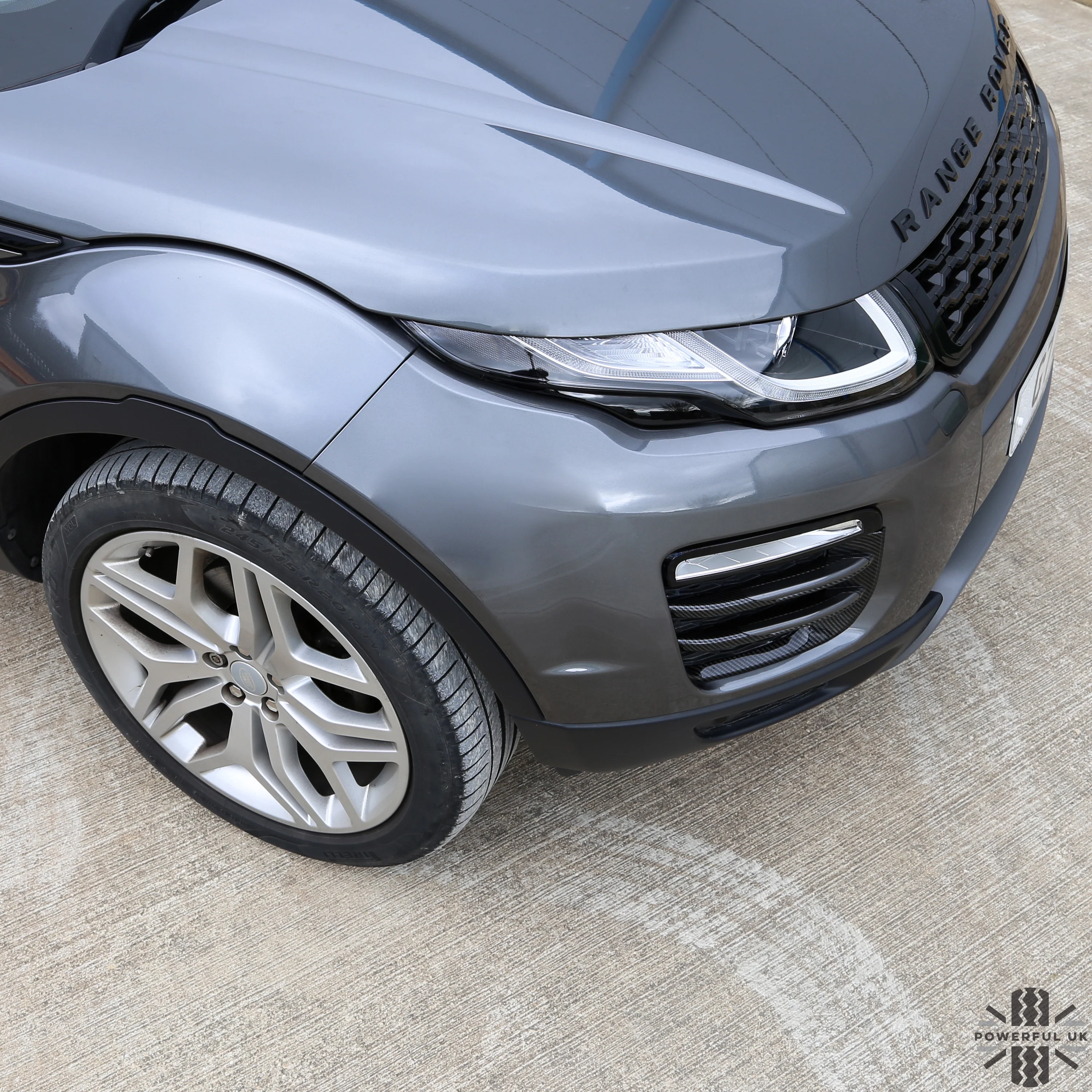 Carbon Fibre Effect Front fog Surrounds wih Silver Inserts for Range Rover Evoque SE & HSE (2016-19) - Image 7