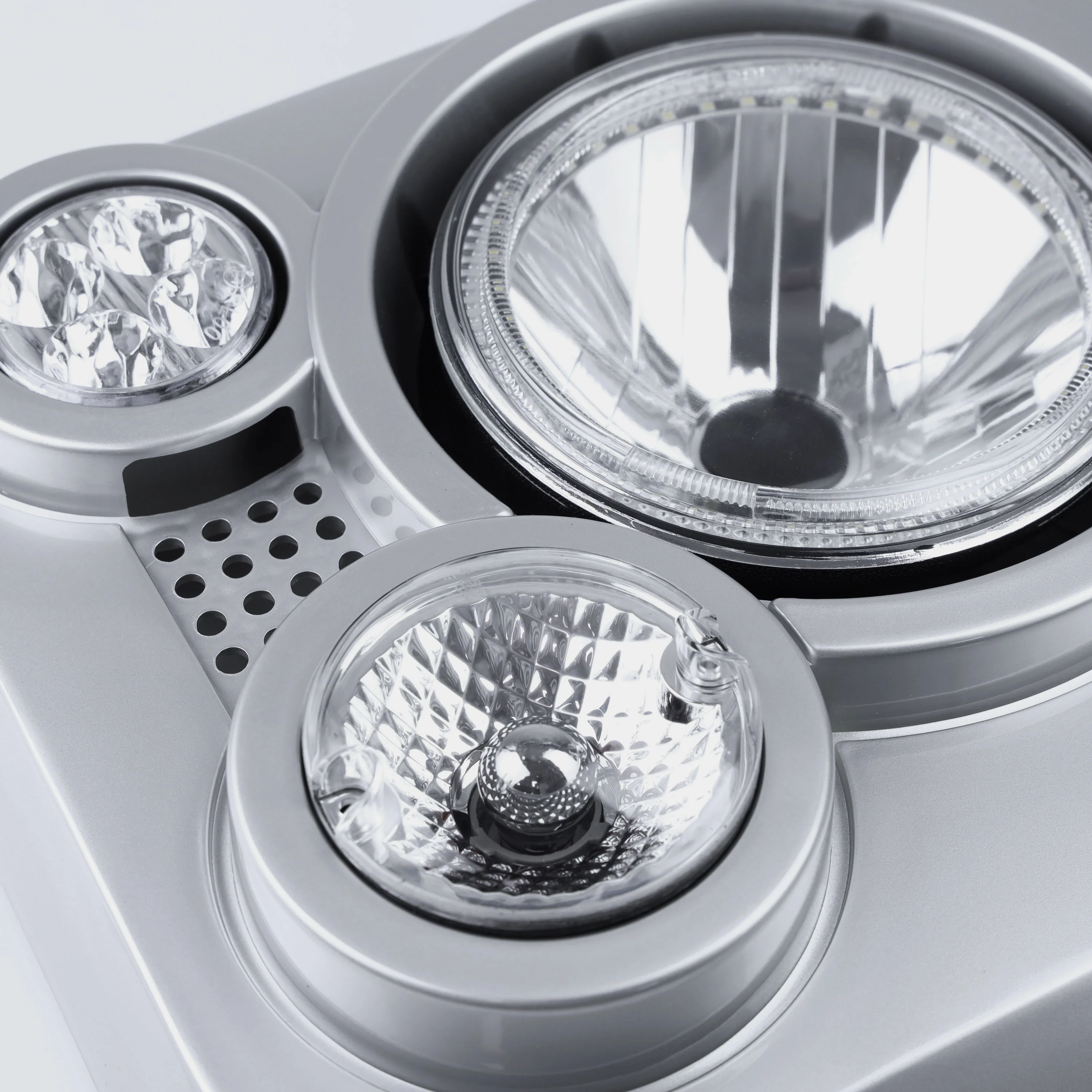 Clear Light Kit for Land Rover Defender SVX Grille - RHD - Image 2