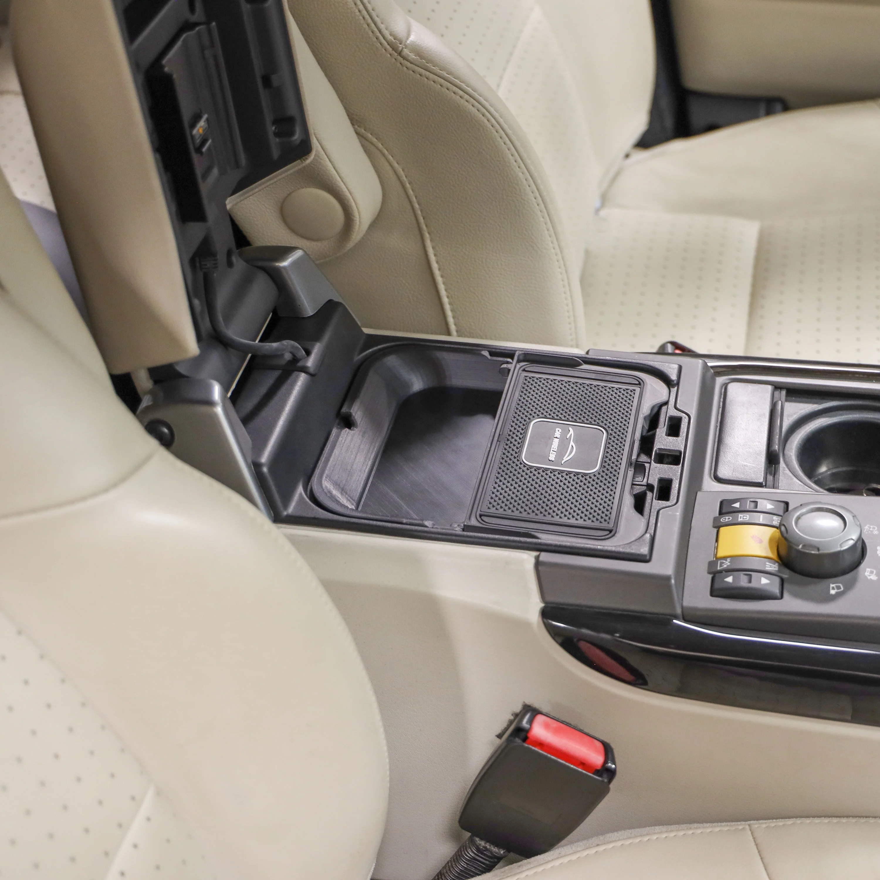 Cubby Box Wireless Phone Charging Kit for Land Rover Discovery 3/4 (with LATE Fridge) - Image 2