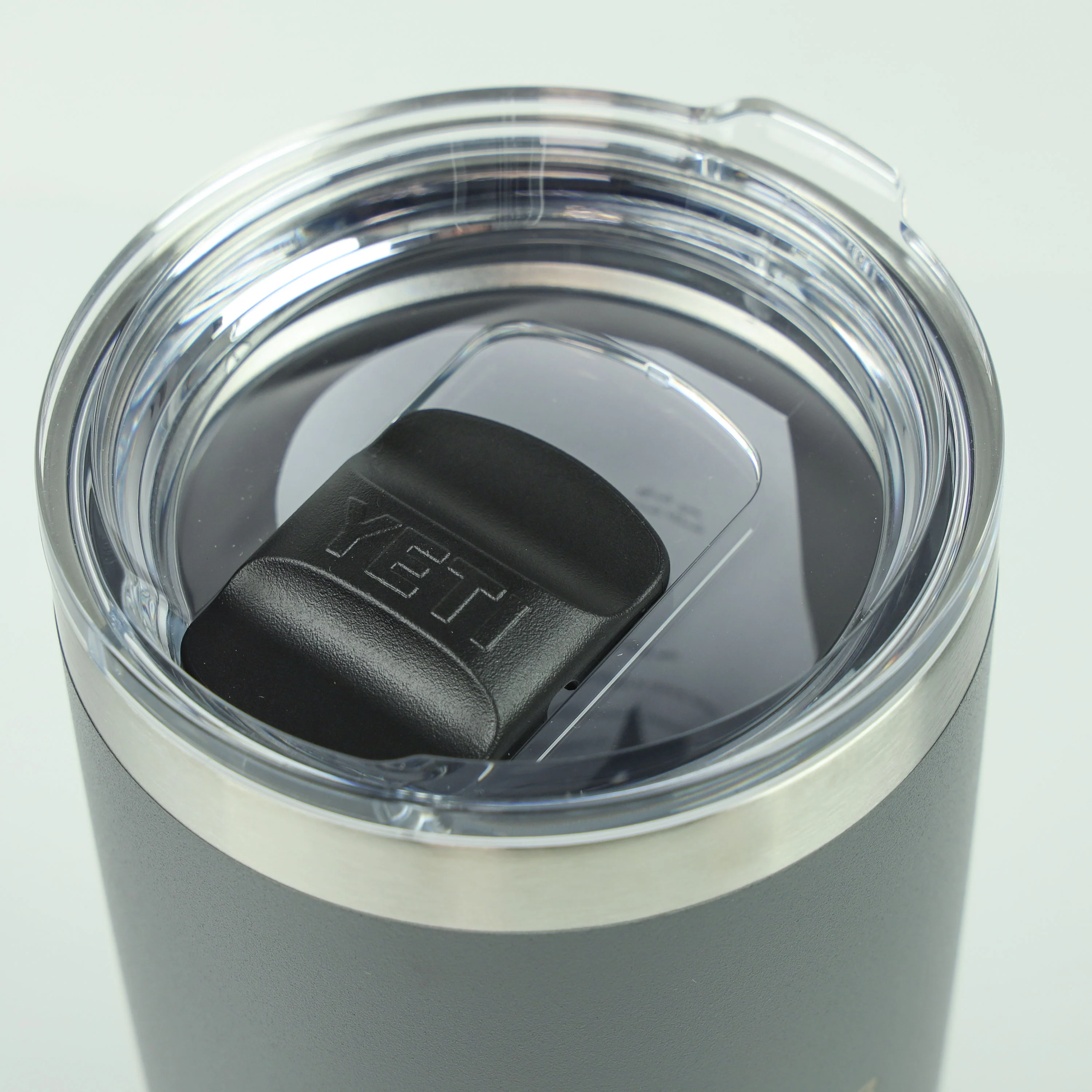 DEFENDER x YETI Rambler Tumbler - 20oz/591ml - Image 3