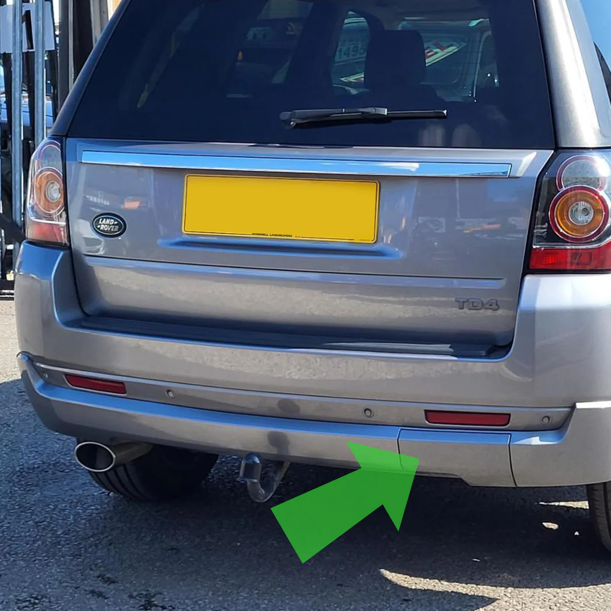 Dynamic/HST Rear Tow Eye Cover for Land Rover Freelander 2 - Genuine - Image 2