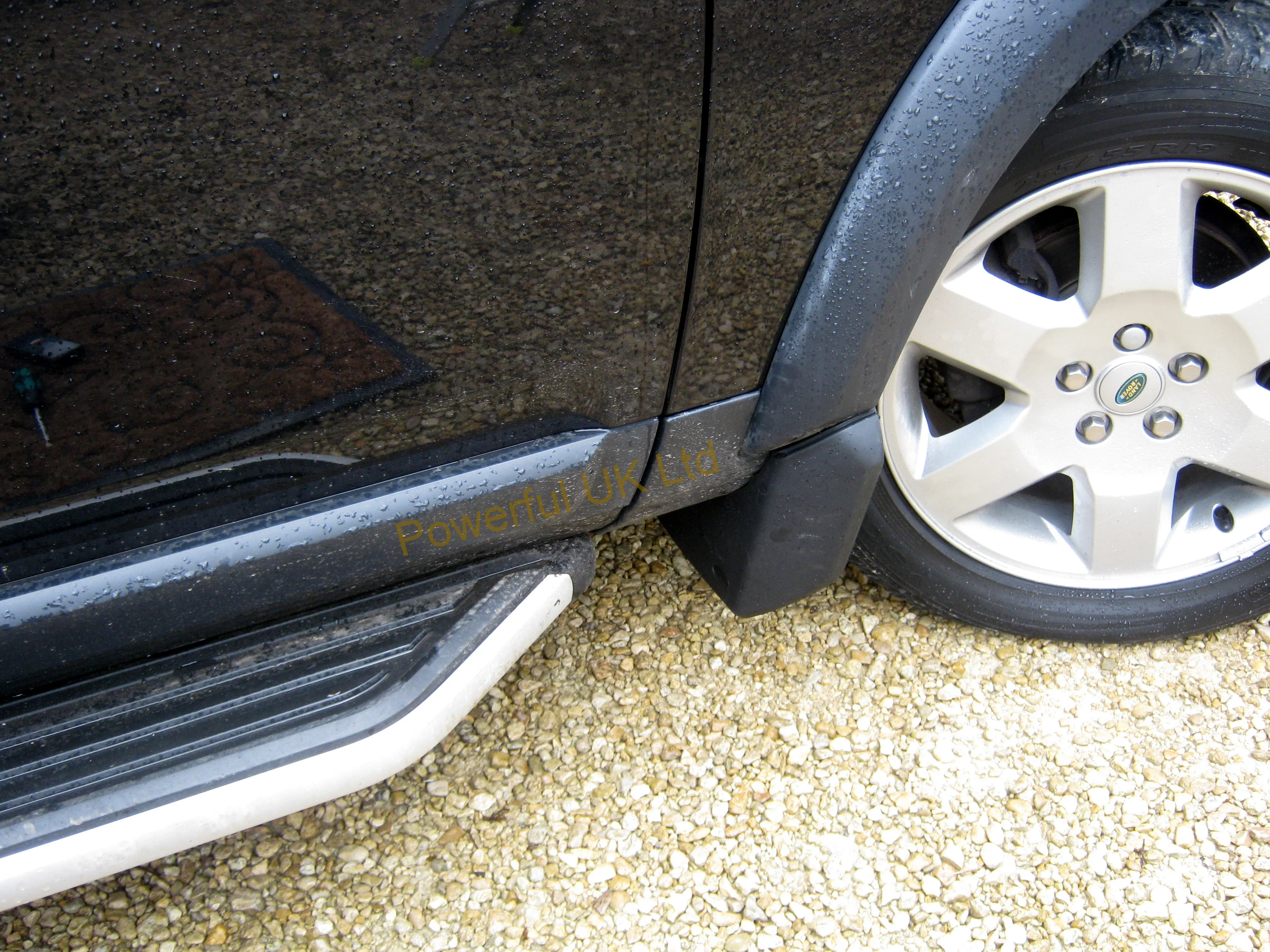 Genuine Mudflap Kit - Front - for Land Rover Discovery 3 & 4 - Image 4