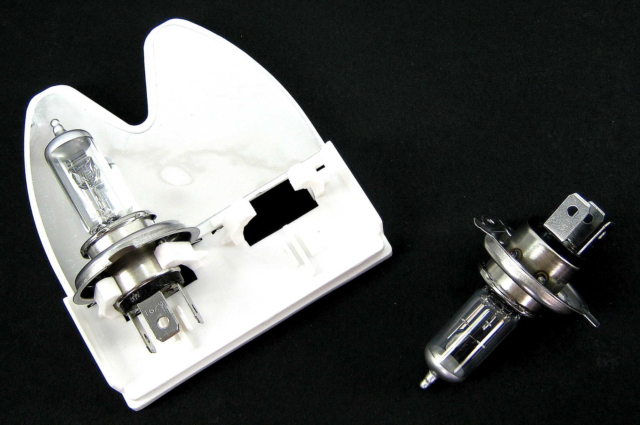 H4 Halogen Headlight Bulbs - 60W/55W Ultra-White (Pair) - Image 2
