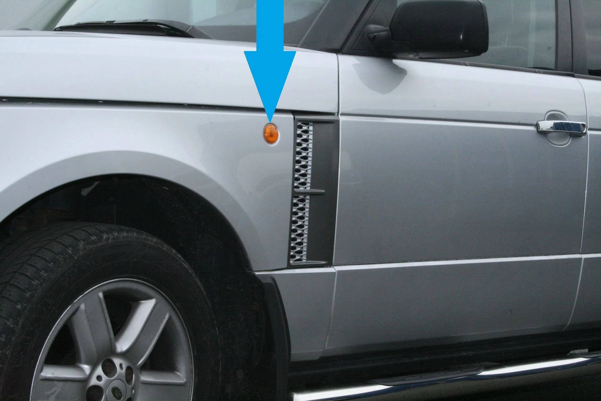 LED Dynamic Sweep Side Repeaters for Range Rover L322 (Pair) - Clear - Image 7