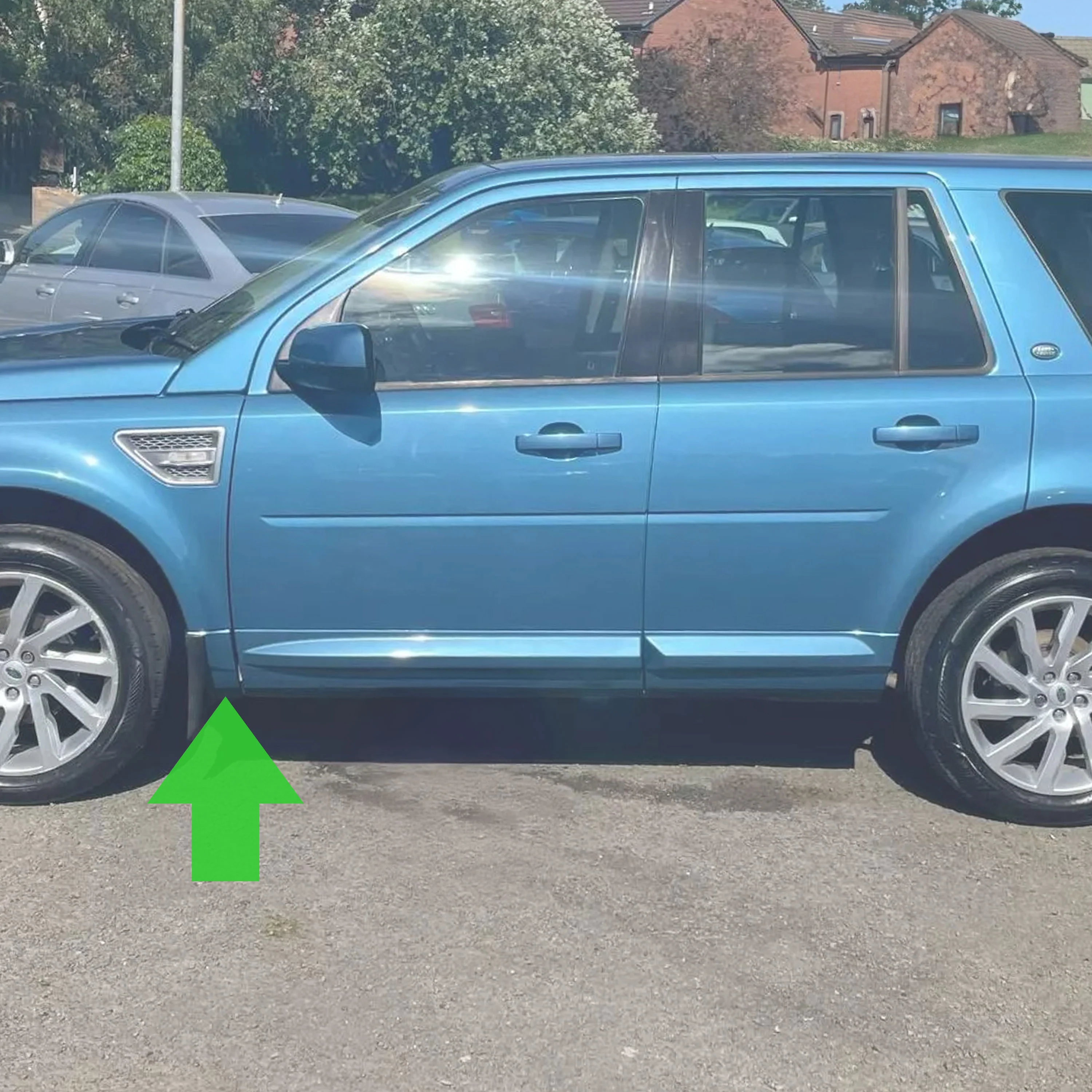 Lower Door Moulding in Primer - Front Left Small Section - for Land Rover Freelander 2 - Image 2