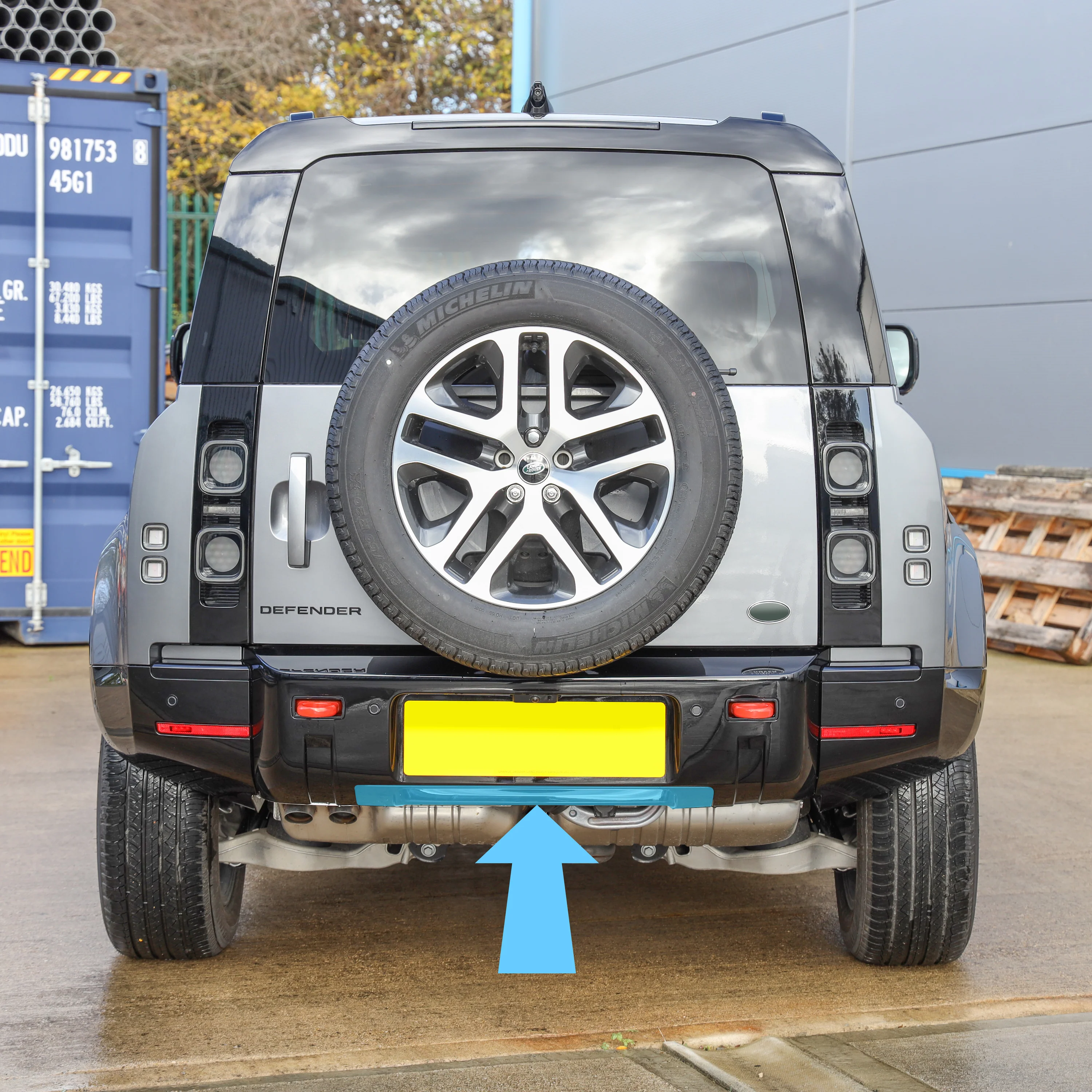 Primer Rear Bumper Centre Panel for Land Rover Defender L663 - with Towbar cutout - Image 2