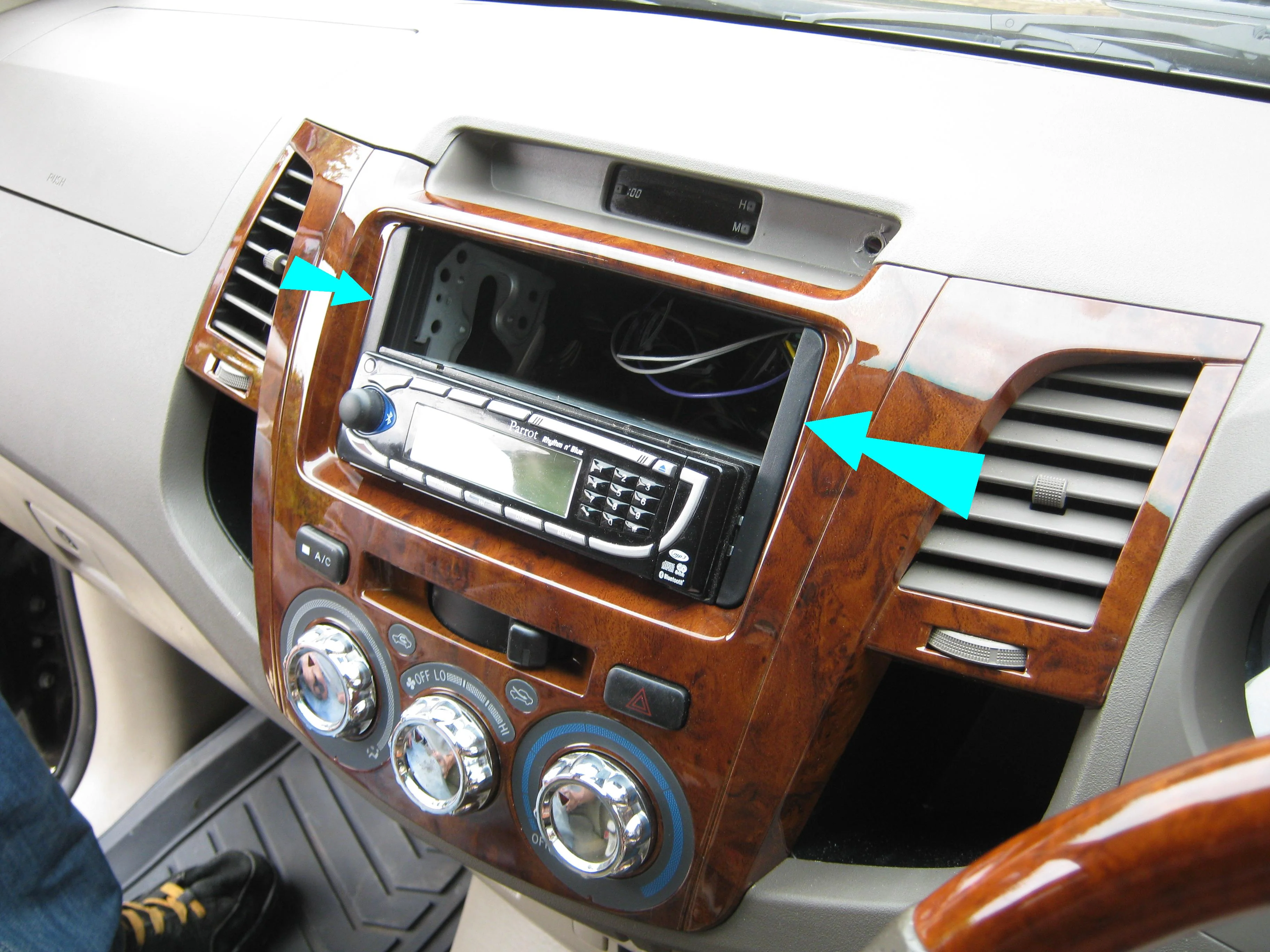 Radio Spacers for Toyota Hilux Mk6 Vigo - Image 5