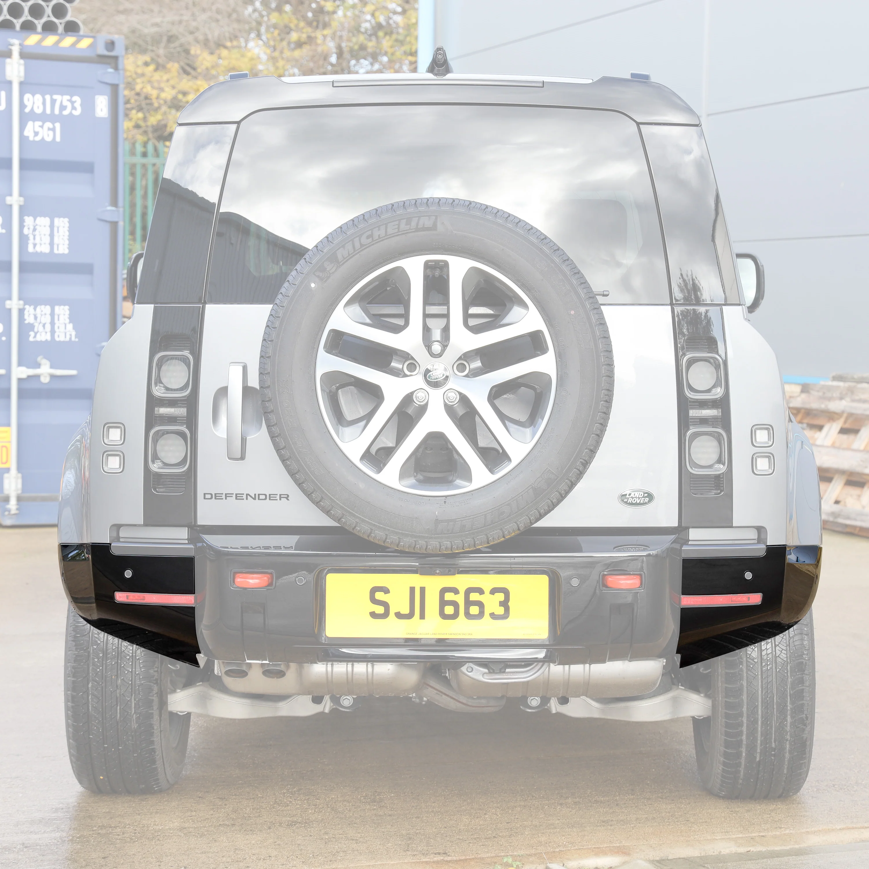 Rear Bumper Corner for Land Rover Defender L663 in Gloss Black - LEFT - Image 6