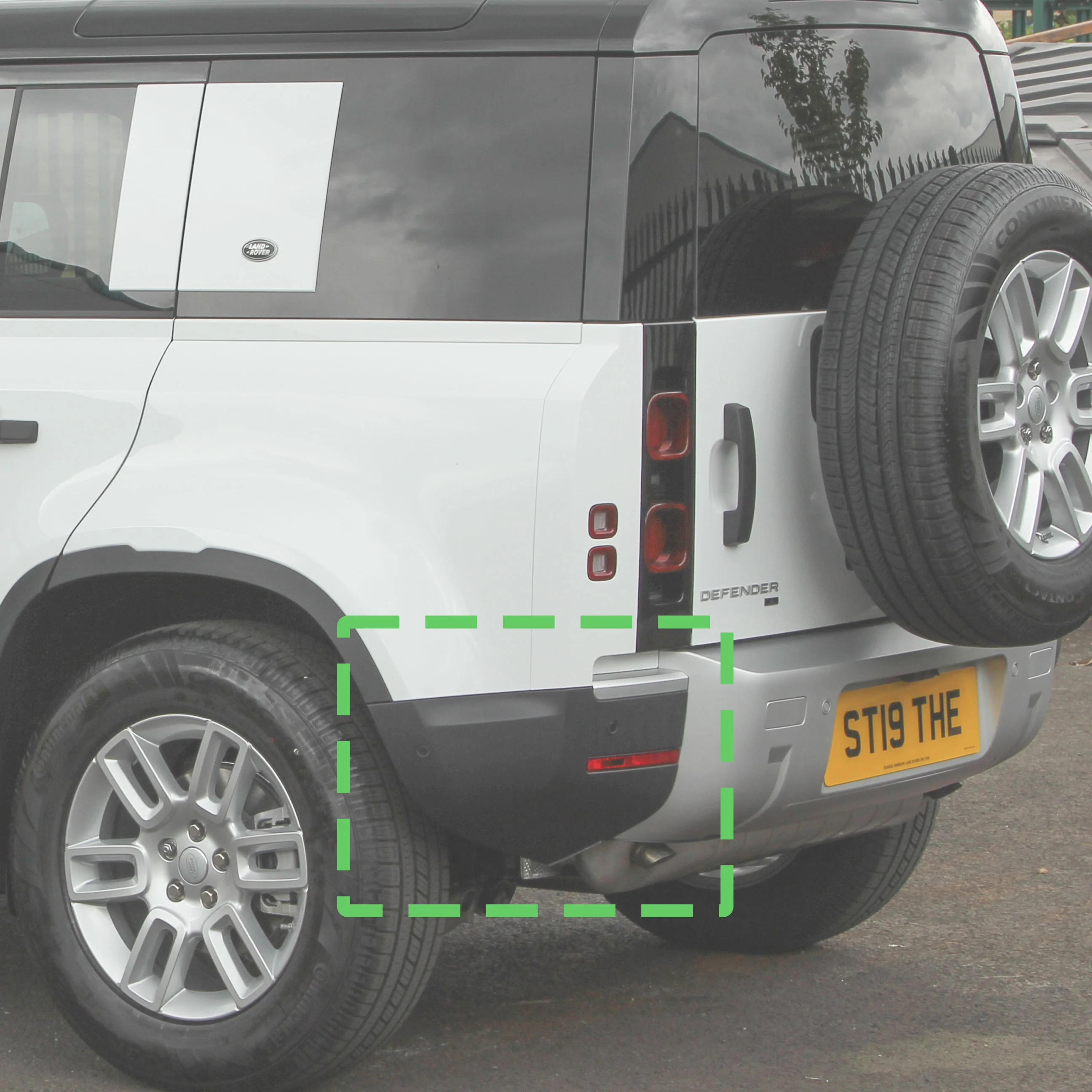 Rear Bumper Corner for Land Rover Defender L663 in Gloss Black - LEFT - Image 9