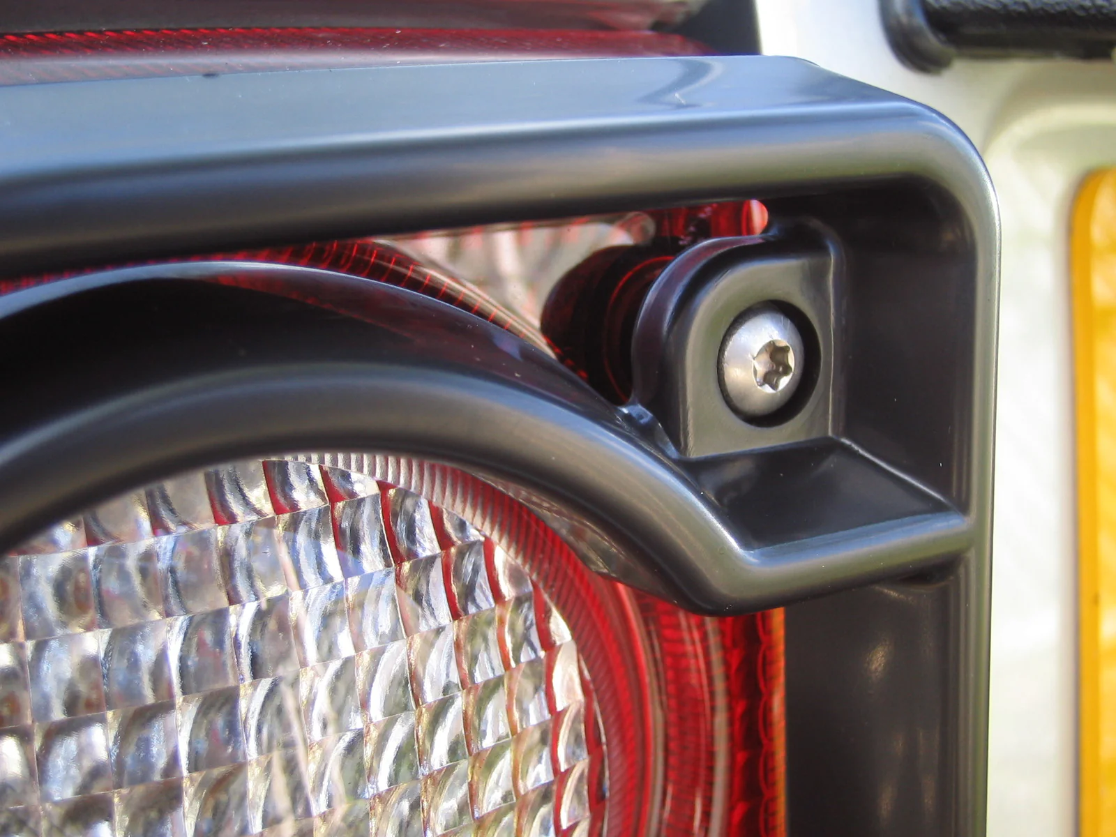 Rear Light Guards - Black - for Land Rover Freelander 1 2005-07 - Image 4