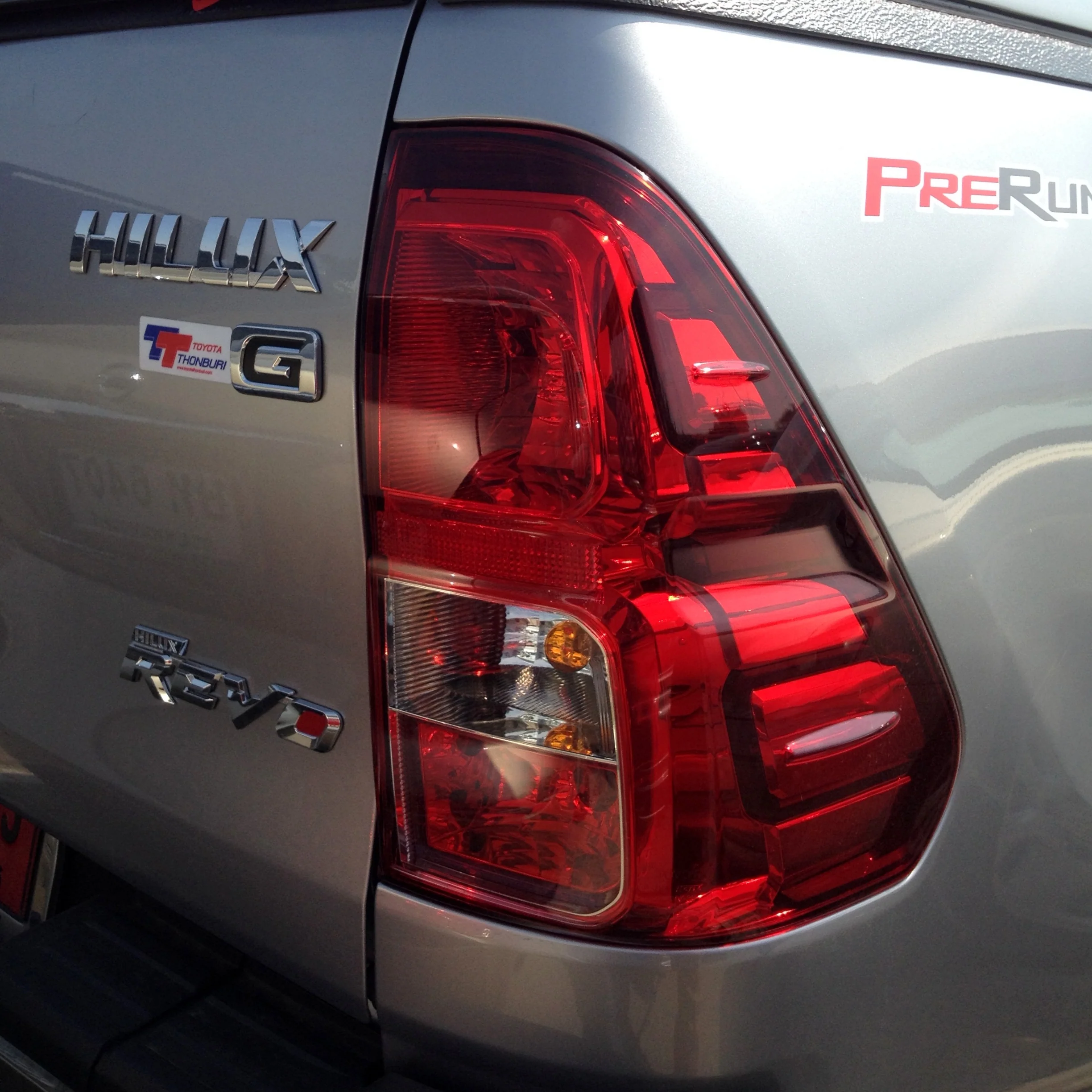 Rear Light inc Loom+Bulbs - RH (UK spec) for Toyota Hilux Mk8 Revo (2016 on) - Image 3