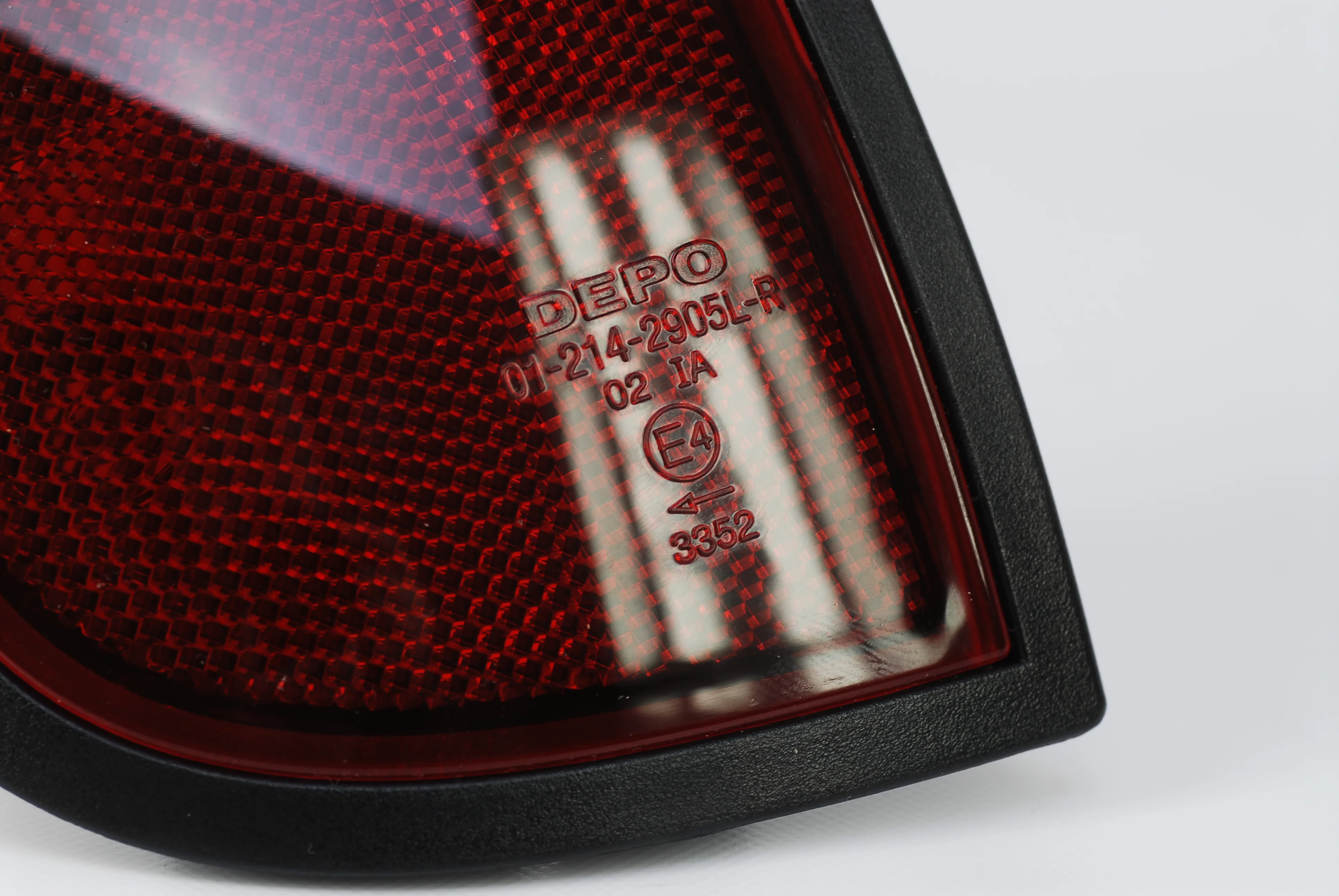 Rear Reflector for Mitsubishi L200 - LH - Image 3