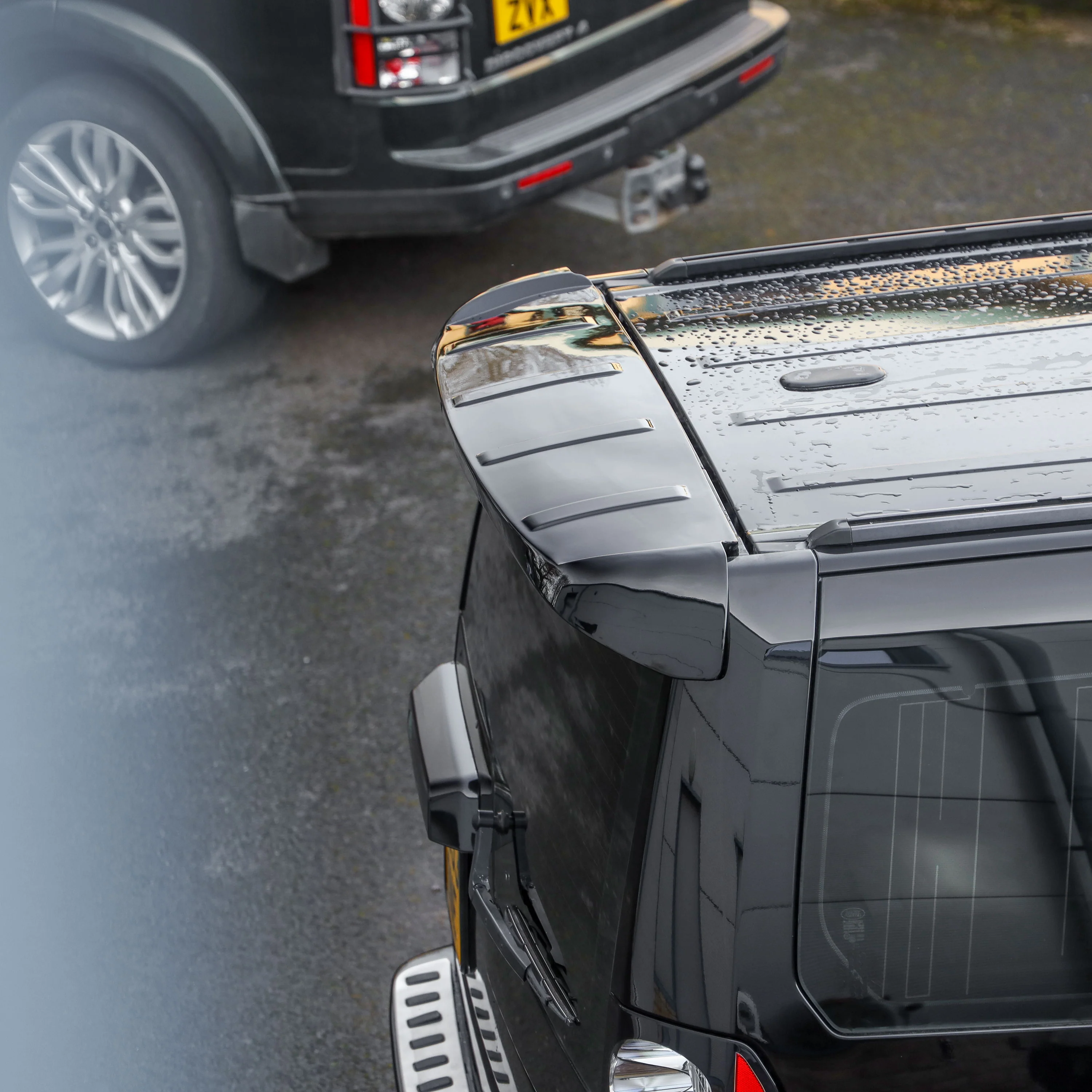 Rear Spoiler Kit for Land Rover Discovery 3/4 - Primer - Image 5