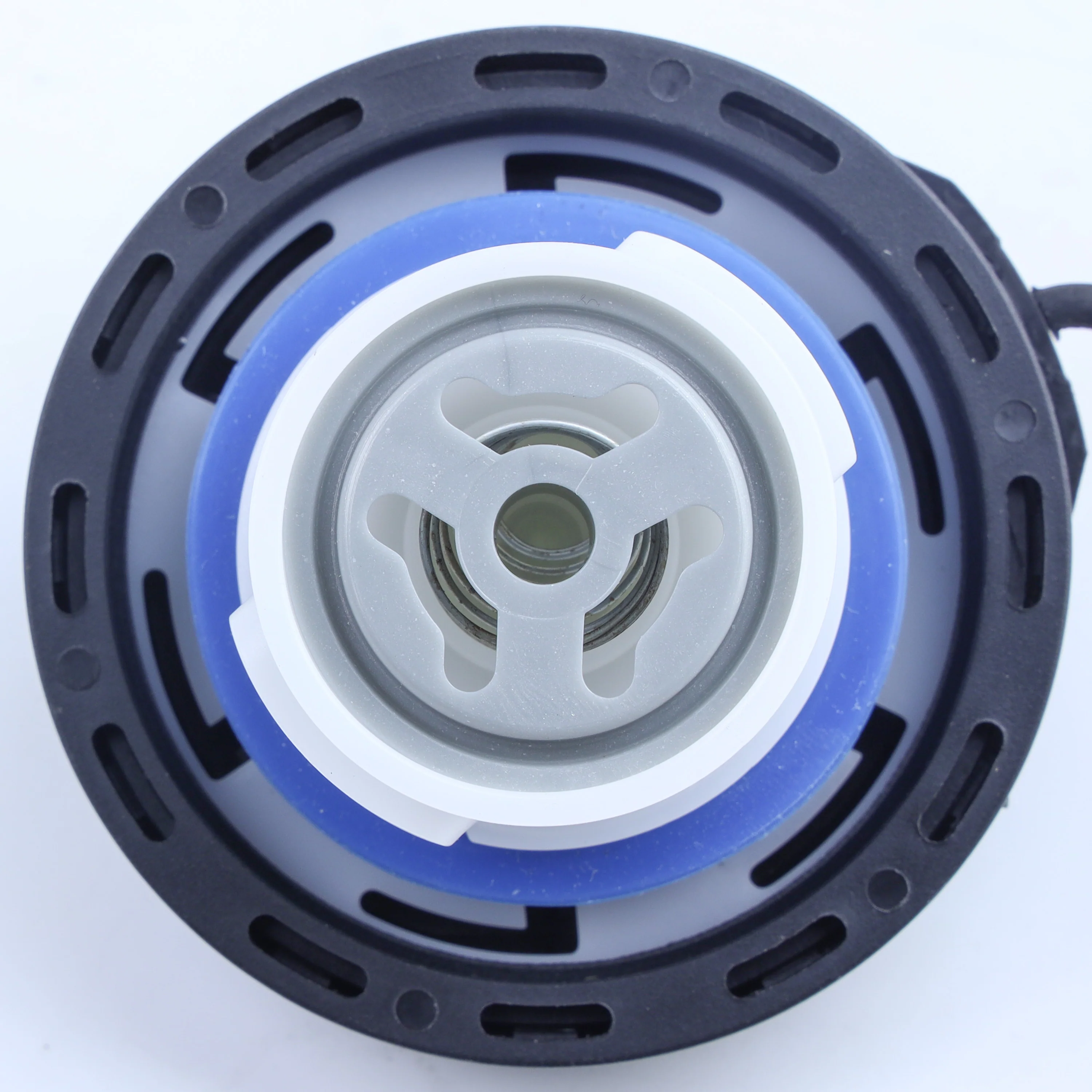 Replacement VENTED Filler Cap - Aftermarket - Petrol - for Range Rover L460 - Image 3