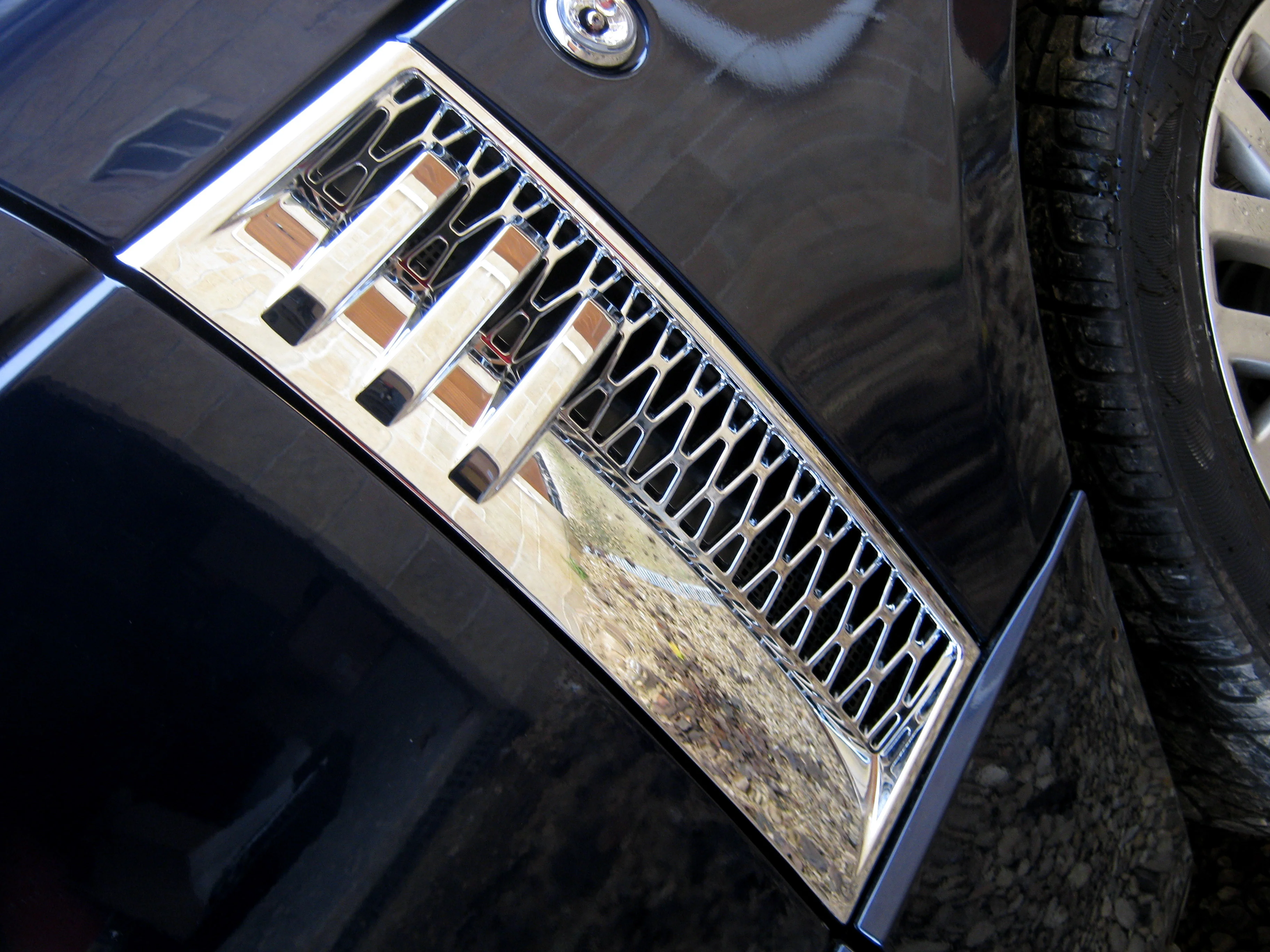 Side Vents - Chome / Chrome Mesh for Range Rover L322 - Image 5