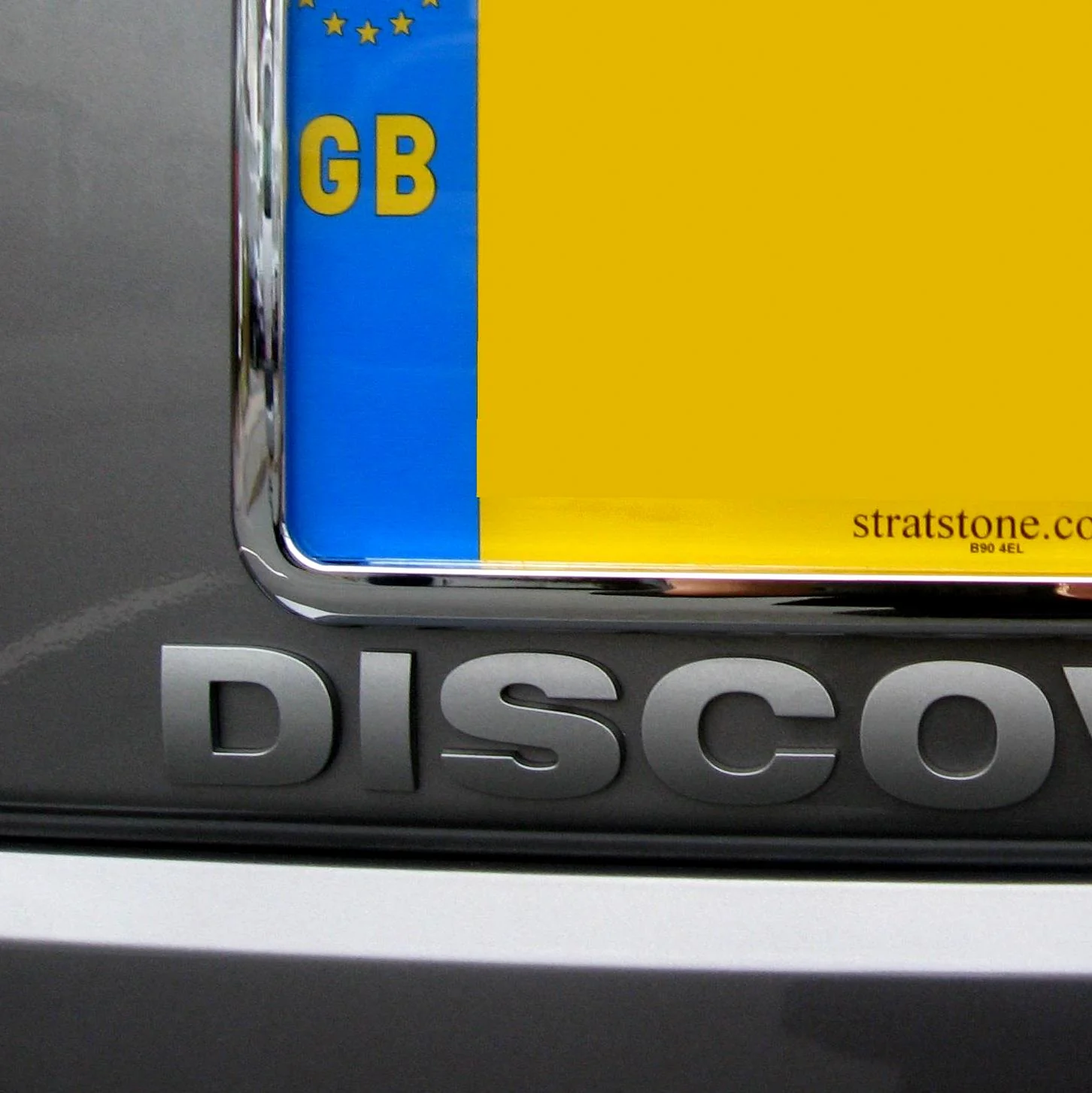 Square Rear Number Plate Surround for Land Rover Discovery 1 & 2 - Chrome - Image 5