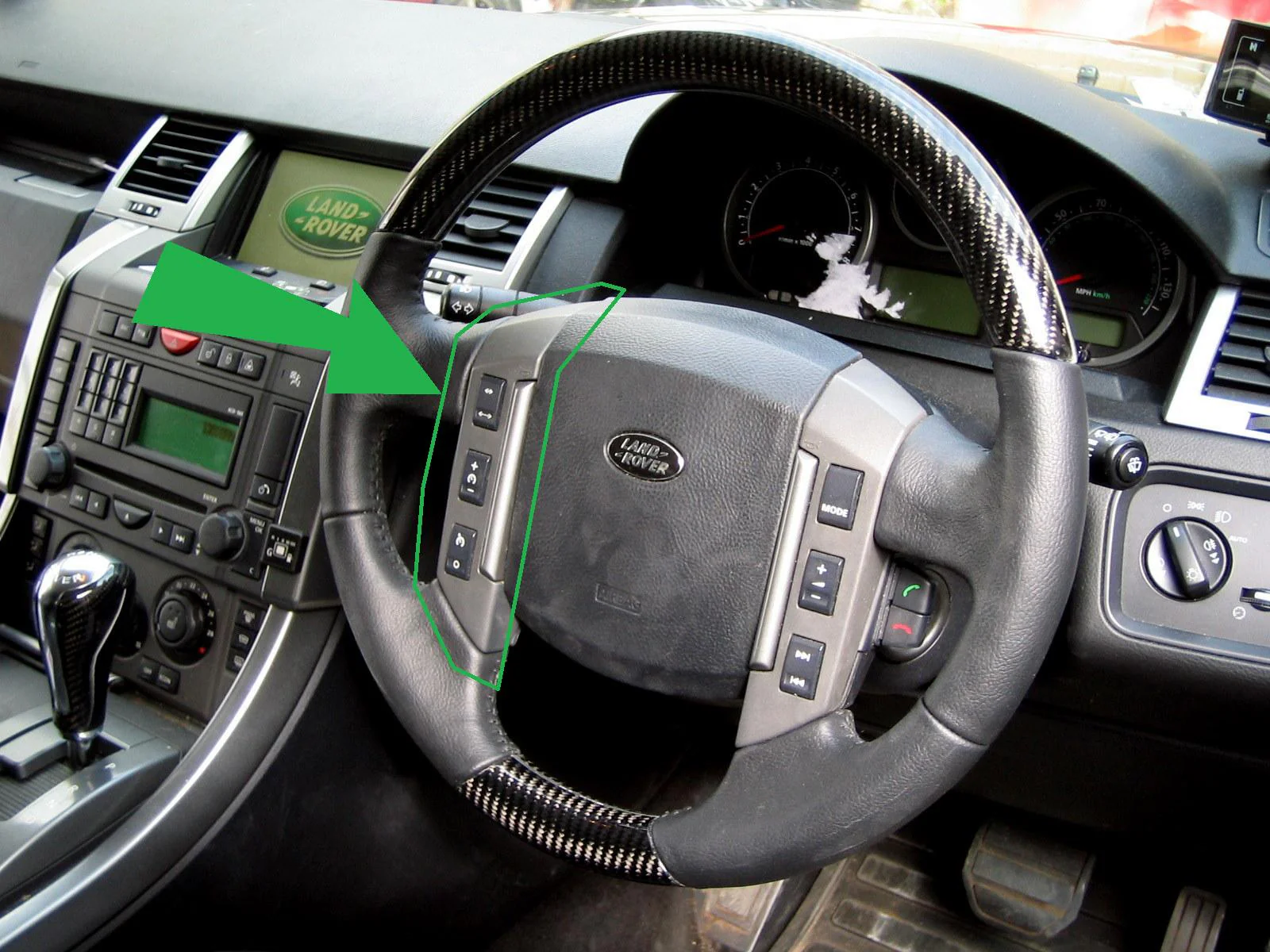 Steering Wheel Switch LH (3 Switch) - Cherry  for Range Rover Sport - Image 4
