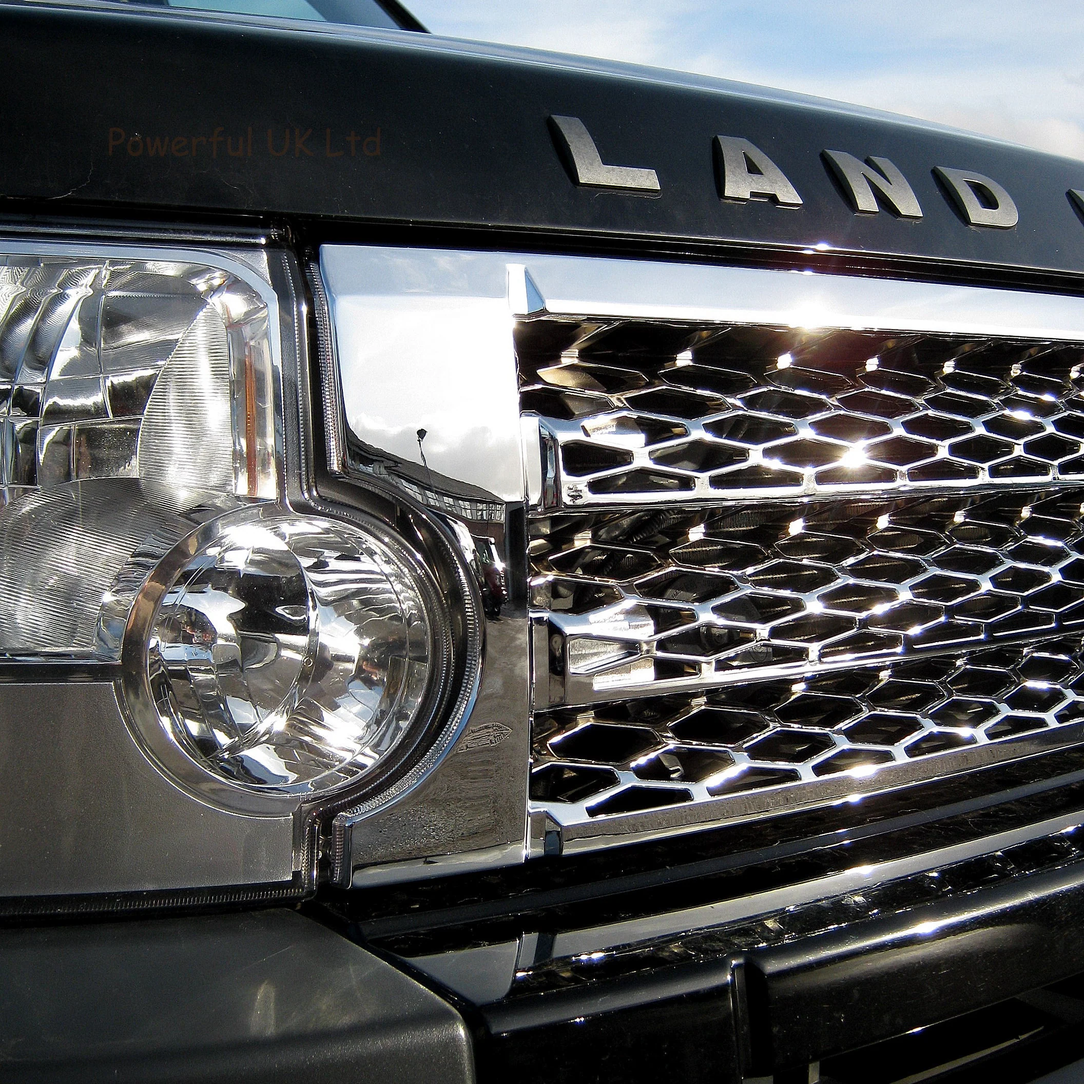 Supercharged Style Front Grille in Chrome for Land Rover Discovery 3