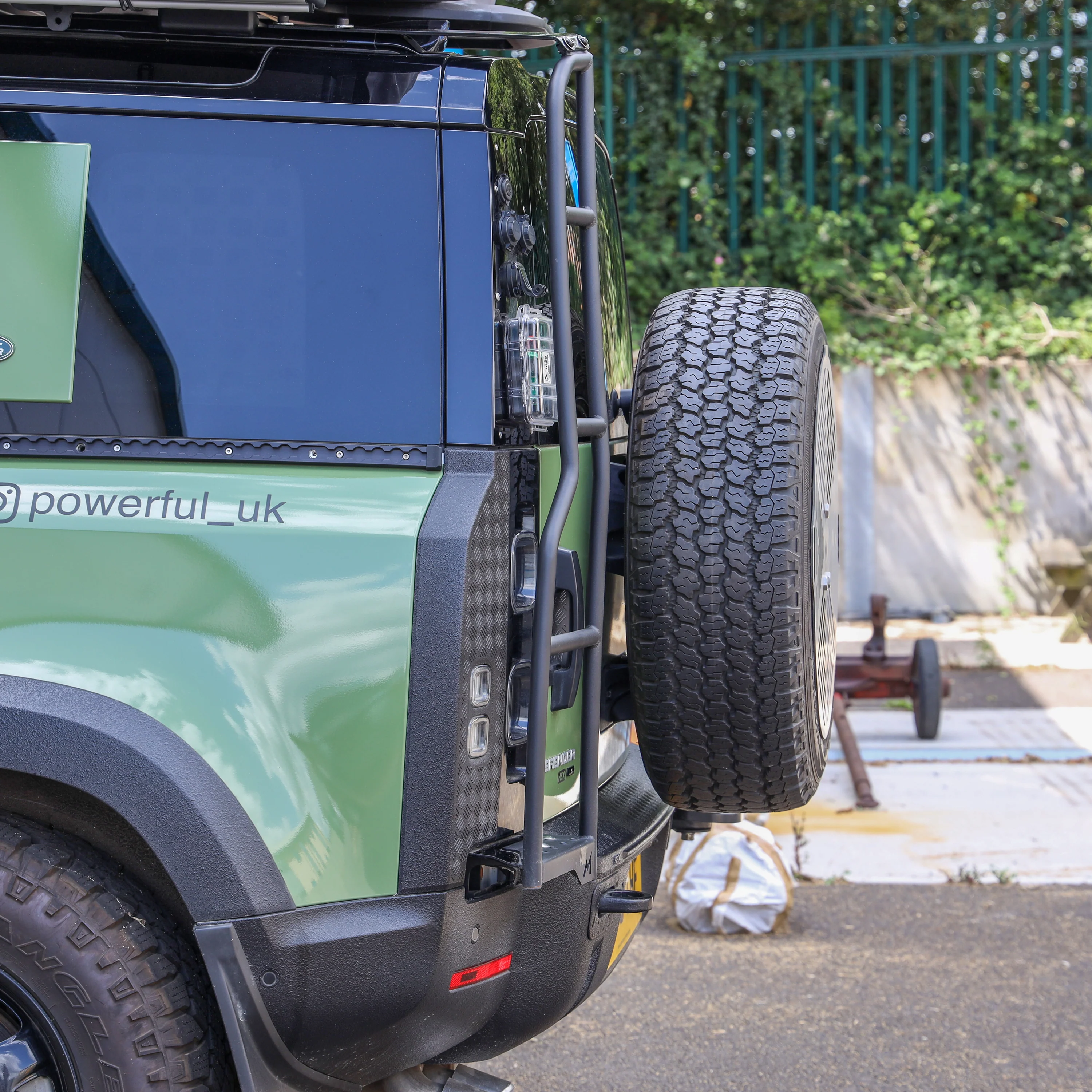 Terrafirma Rear Ladder + Powerful UK Top Plate for Land Rover Defender L663 - Image 5